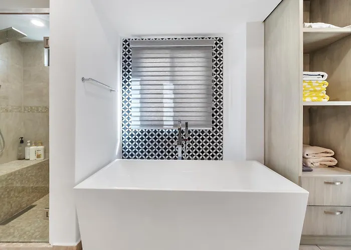 Holiday home #marbella Lane - Premium Ocean View & Pool