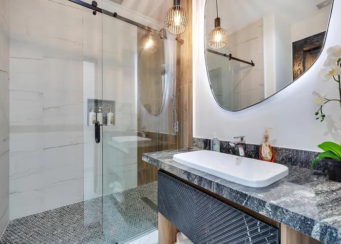 #marbella Lane - Premium Ocean View & Pool Holiday home